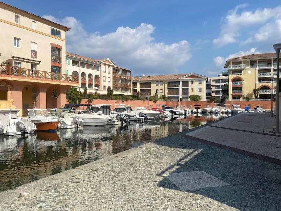 Appt 2 Pieces Port Frejus - Mega Terrasse + Garage Daire Dış mekan fotoğraf