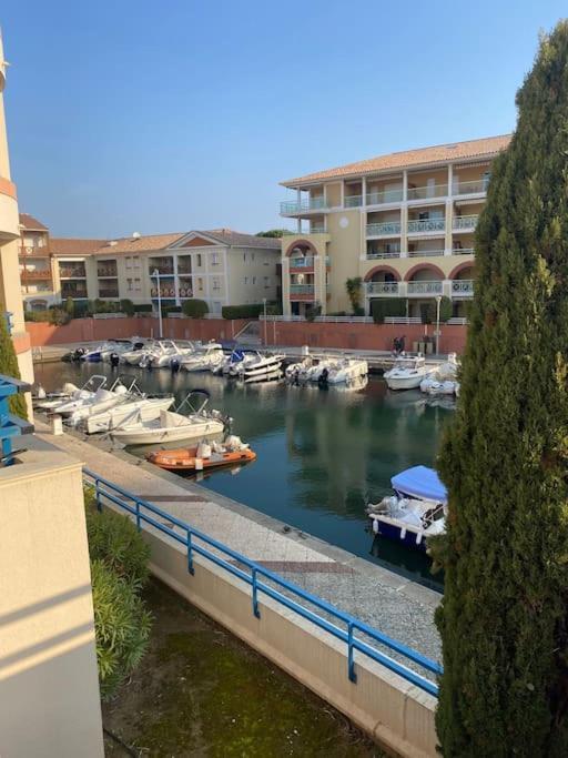 Appt 2 Pieces Port Frejus - Mega Terrasse + Garage Daire Dış mekan fotoğraf